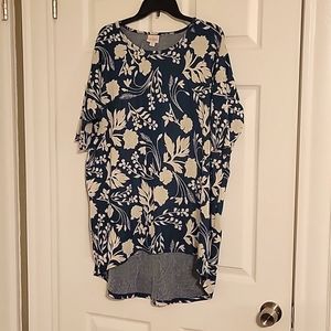 Lg LuLaRoe shirt